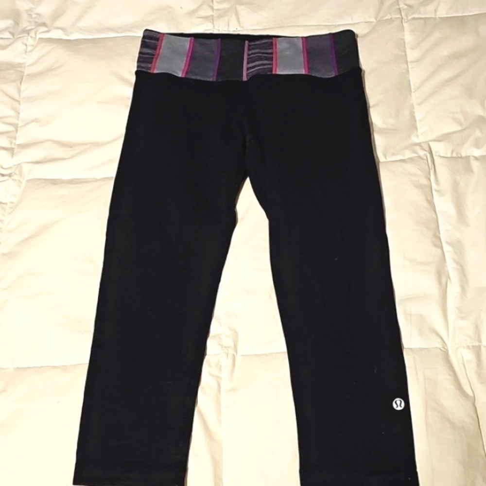 Lululemon Sz 6 Cropped Leggings. 21" Inseam
